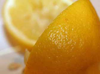 Lemon-juice-for-skin